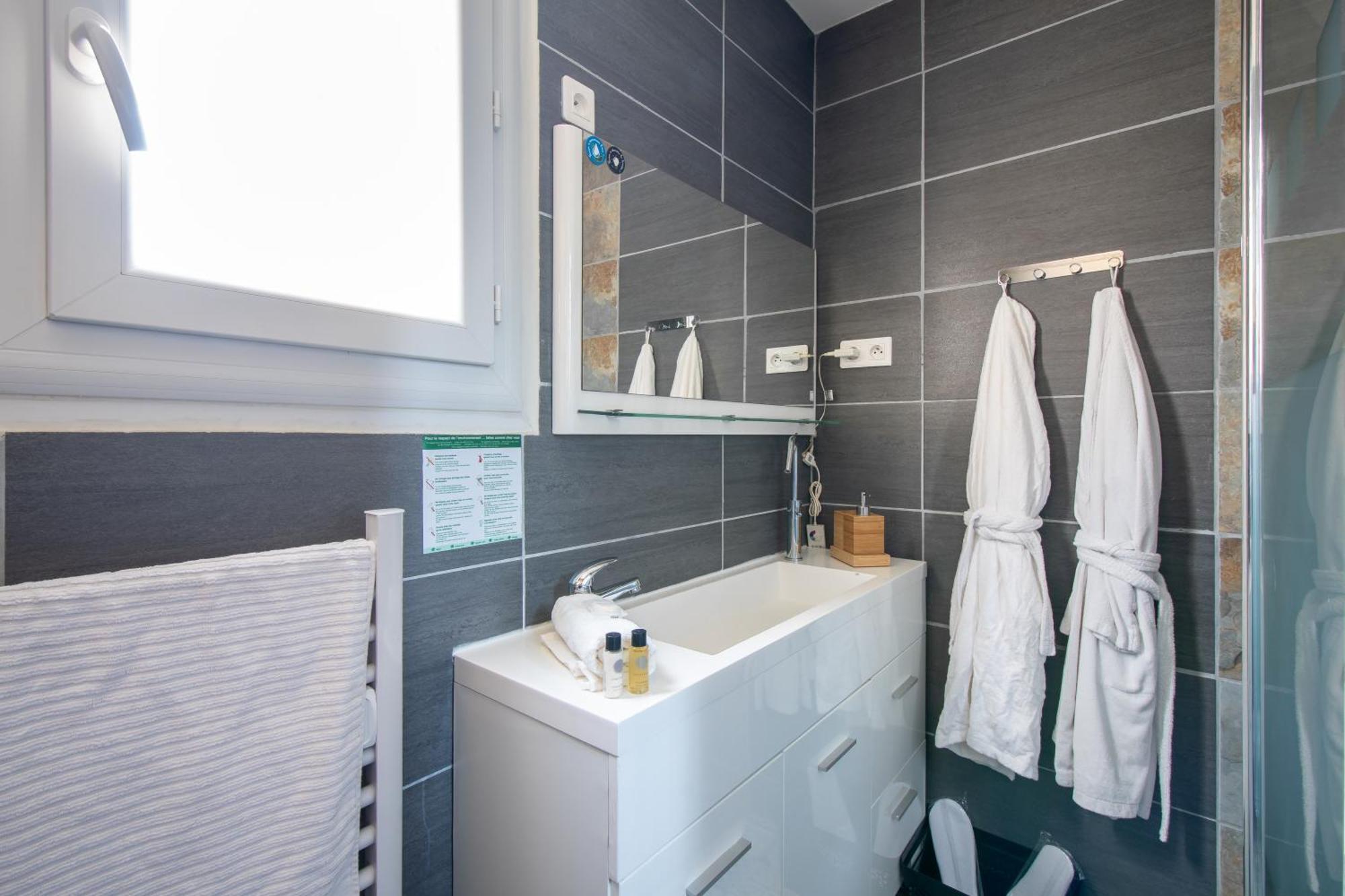 Guesthouse La Costiere - Logements Independants - Espace Piscine Jacuzzi Lunel  Zewnętrze zdjęcie